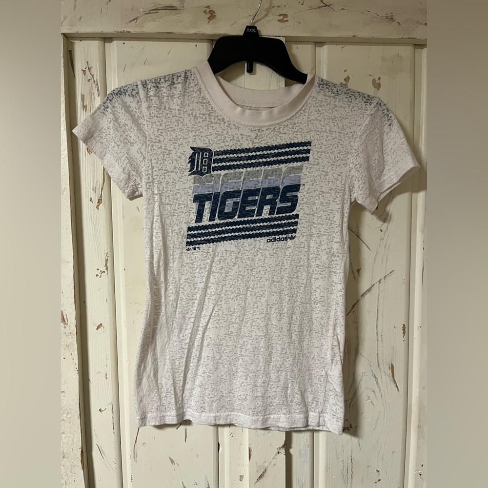 Lightly Used Girls Adidas Detroit Tigers T-shirt.